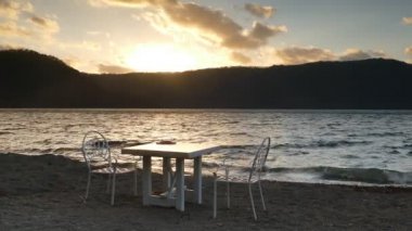 Güzel görünüm üzerinde sonbahar Gölü Towadako Towada Hachimantai Milli Parkı'nda seyir bir gezi teknesi