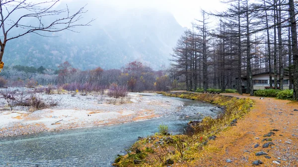 Herbstsaison des Kamikochi Nationalparks, Japan — Stockfoto