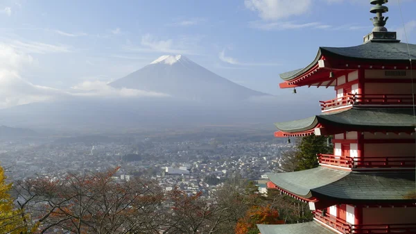 Vacker av Mt. Fuji med höstfärger i Japan — Stockfoto