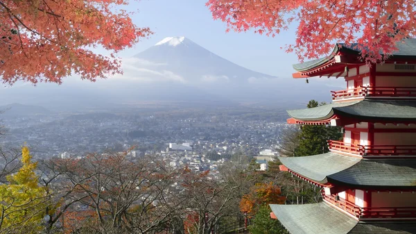 Imagen del hermoso monte. Fuji con colores de otoño en Japón —  Fotos de Stock