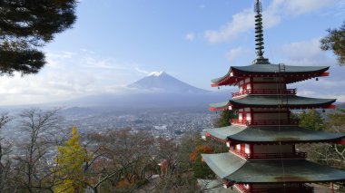 Mt. Fuji Japonya sonbahar renkleri ile güzel