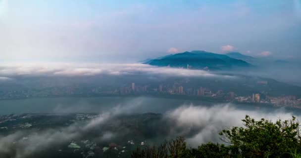 Проміжок часу протягом ночі Тайбеї, Тайвань Сіті горизонт в сутінки — стокове відео