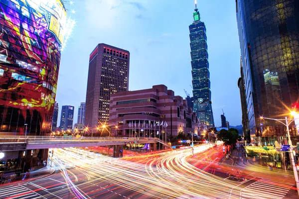 Taipeh Stadtbild in der Dämmerung in Taiwan-Stadt — Stockfoto