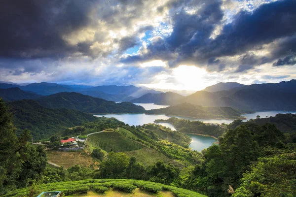 Pôr do sol da cintura do lago, o novo Taipei, Taiwan — Fotografia de Stock