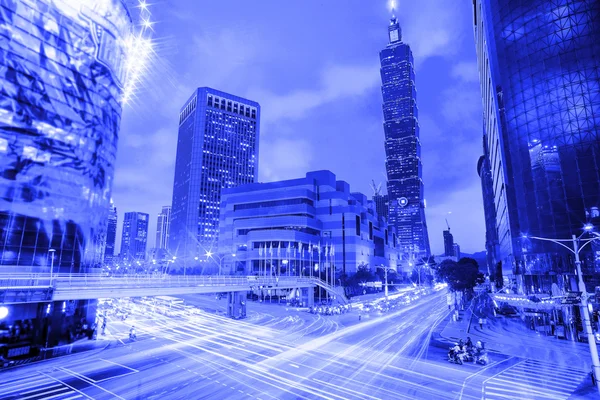 Blue style Taipei cityscape at twilight in Taiwan city — Stock Photo, Image