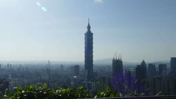 Вид на город Тайбэй на закате, Тайвань — стоковое видео