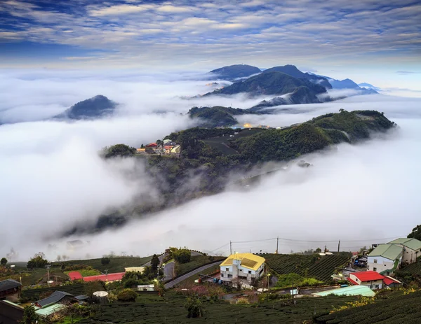 Alishan, Condado de Chiayi, Taiwán: Nubes al atardecer — Foto de Stock