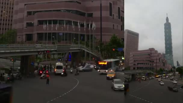Pasul orar al Primăriei Taipei la apus de soare, Taiwan — Videoclip de stoc