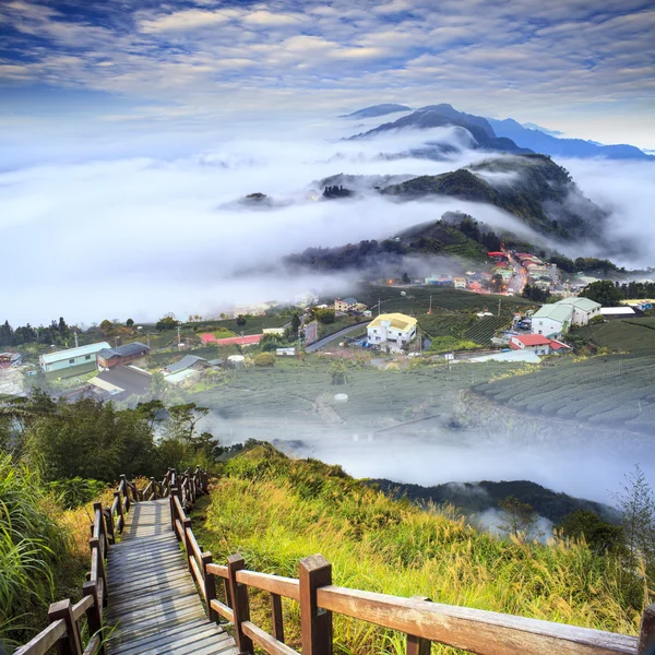 Imaging di bel paesaggio con bel colore sole di montagna — Foto Stock