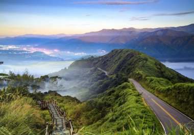 imageing yeşil yol ve güzel backgr güzel manzara
