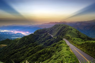 imageing yeşil yol ve güzel backgr güzel manzara