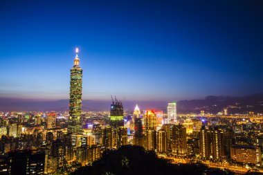 Taipei şehir manzarası güzel bir renk, Tayvan ile gün batımında