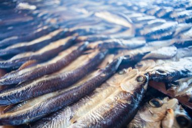 Yaz aylarında, Tayvan plaka üzerinde balık füme