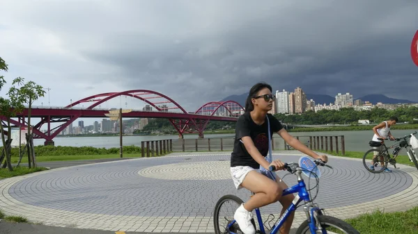台北中央河自行车道，台湾的美景 — 图库照片