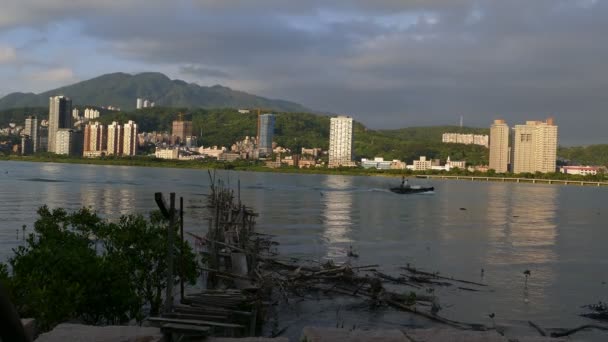 Bonita vista de Taipei carril bici del río Central, Taiwán — Vídeos de Stock