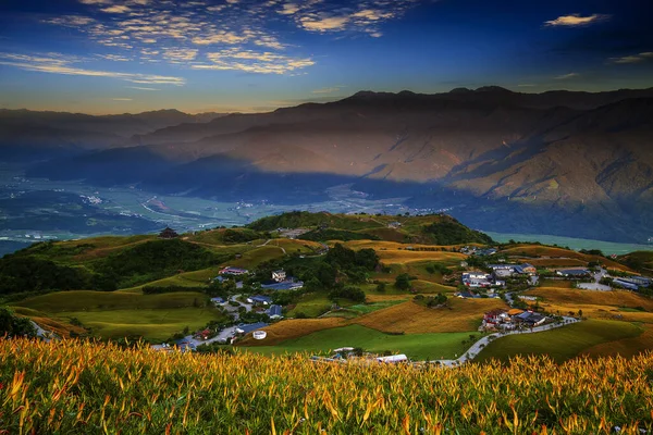 Herfst Landschap Van Lioushidan Mountain Sixty Stone Mountain Schitterende Zon — Stockfoto