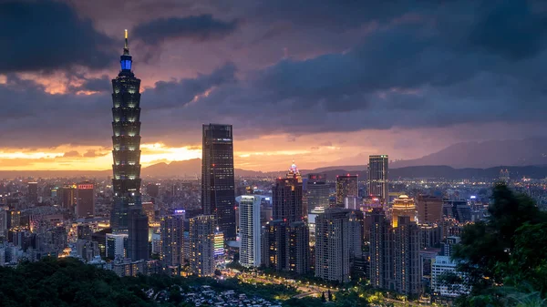 Prachtige Taipei City Skyline Bij Zonsondergang Taiwan — Stockfoto