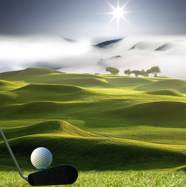 Die Darstellung Von Golfschläger Und Ball Gras — Stockfoto