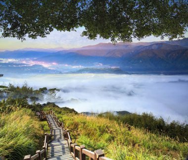 Güzel manzara güzel dağ güneş renkle görüntüleme