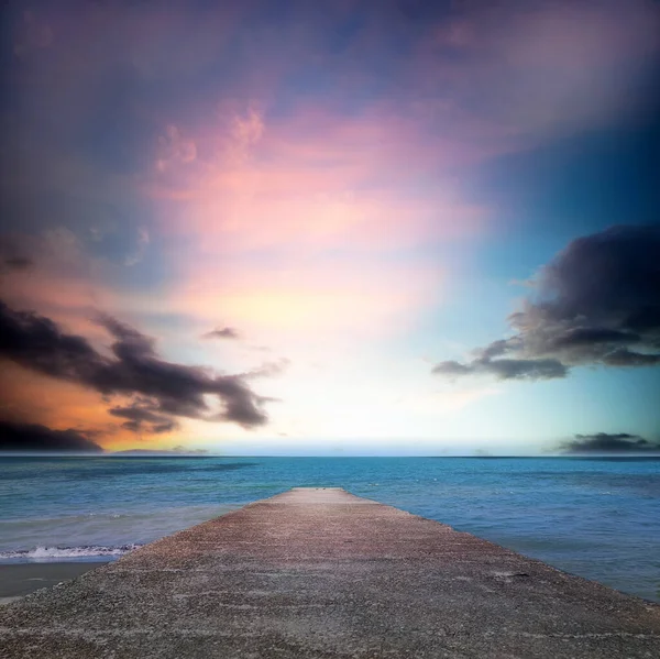 Cesta Pěknou Mořskou Pláž Při Západu Slunce Krásnou Oblohou — Stock fotografie