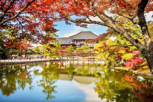 Dřevěná věž chrámu se ji v nara Japonsko je největší te — Stock fotografie