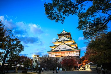 Osaka, pastel renkli yaz güneş sırasında Japonya Osaka Kalesi