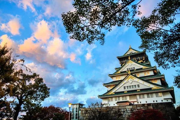 Osaka, pastel renkli yaz güneş sırasında Japonya Osaka Kalesi — Stockfoto