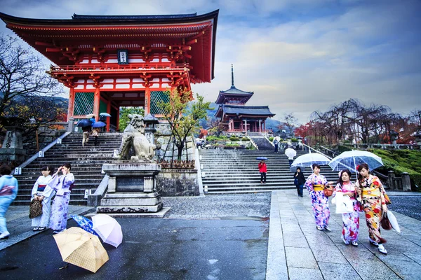 Brána chrámu Kiyomizu-dera v Kjótu, Japonsko — Stock fotografie