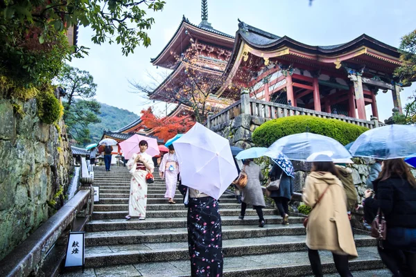 清水寺门在京都，日本 — 图库照片