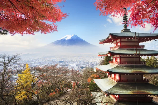 Fuji kutsal dağ mavi s arka planda görüntü