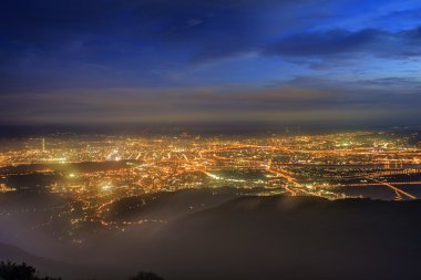 Gece sahnelerinde taipei City