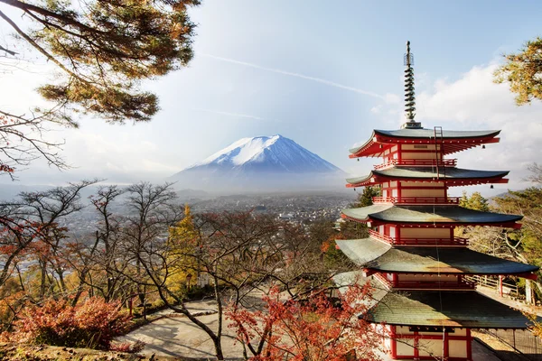 Mt. Fuji cu culorile de toamna in Japonia — Stok fotoğraf