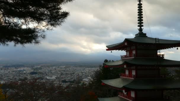 Mt. Fuji con colores de otoño en Japón — Vídeos de Stock