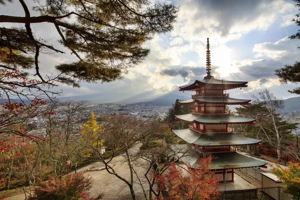 Mt. fuji s barvami podzimu v Japonsku. — Stock fotografie