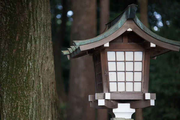 Лампа в храме, Япония — стоковое фото