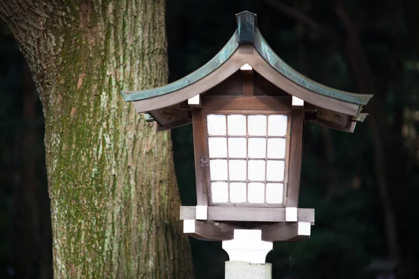 Lampe dans le temple, Japon — Photo