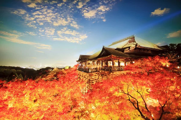 Kiyomizu-dera, ufficialmente Otowa-san Kiyomizu-dera è un independ — Foto Stock