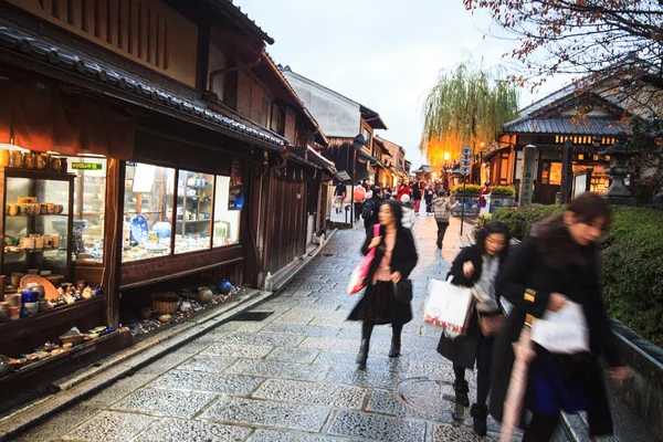 Kiyomizu-dera, oficialmente Otowa-san Kiyomizu-dera es un independiente —  Fotos de Stock