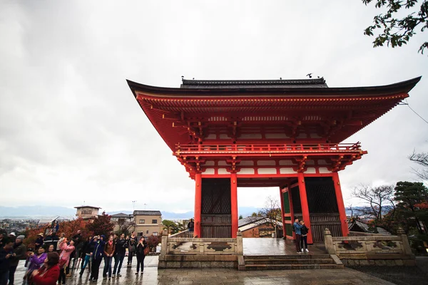 Kiyomizu-dera, officially Otowa-san Kiyomizu-dera is an independ — Stock Photo, Image