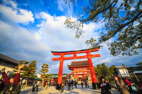 Porte Torii nel Santuario di Fushimi Inari, Kyoto, Giappone — Foto Stock