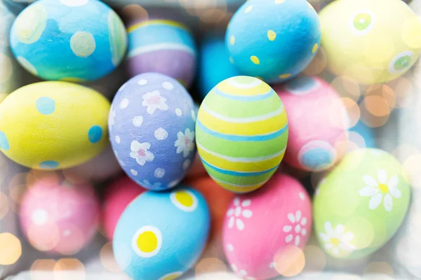 Close up de ovos de Páscoa coloridos — Fotografia de Stock
