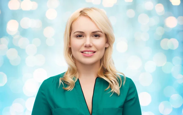 Smiling young woman portrait — Stock Photo, Image