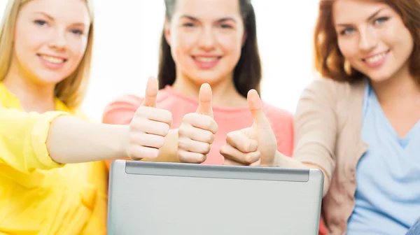 Close up of women or friends with laptop at home — Stock Photo, Image