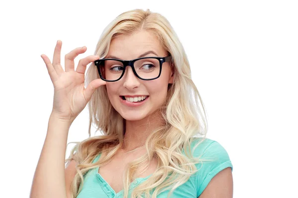 Mujer joven feliz o adolescente en gafas —  Fotos de Stock