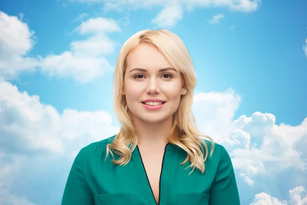 Smiling young woman portrait — Stock Photo, Image