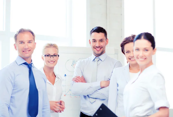 Vriendelijke business team in office — Stockfoto