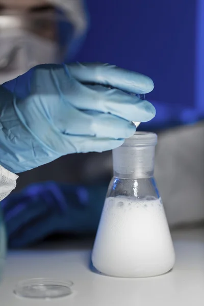 Close up of scientist making test in lab — Stock Photo, Image