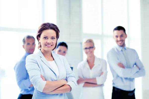 Zakenvrouw in office — Stockfoto