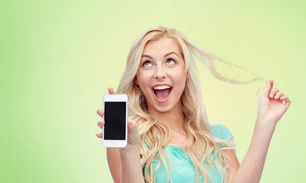 Giovane donna felice o adolescente con smartphone — Foto Stock