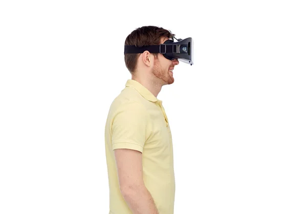 Hombre feliz en auriculares de realidad virtual o gafas 3d — Foto de Stock